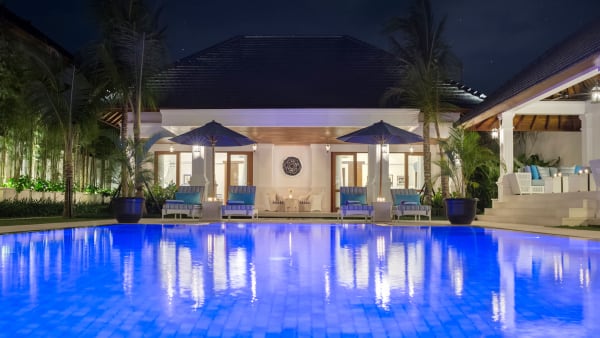 Villa Windu Asri - Pool at night
